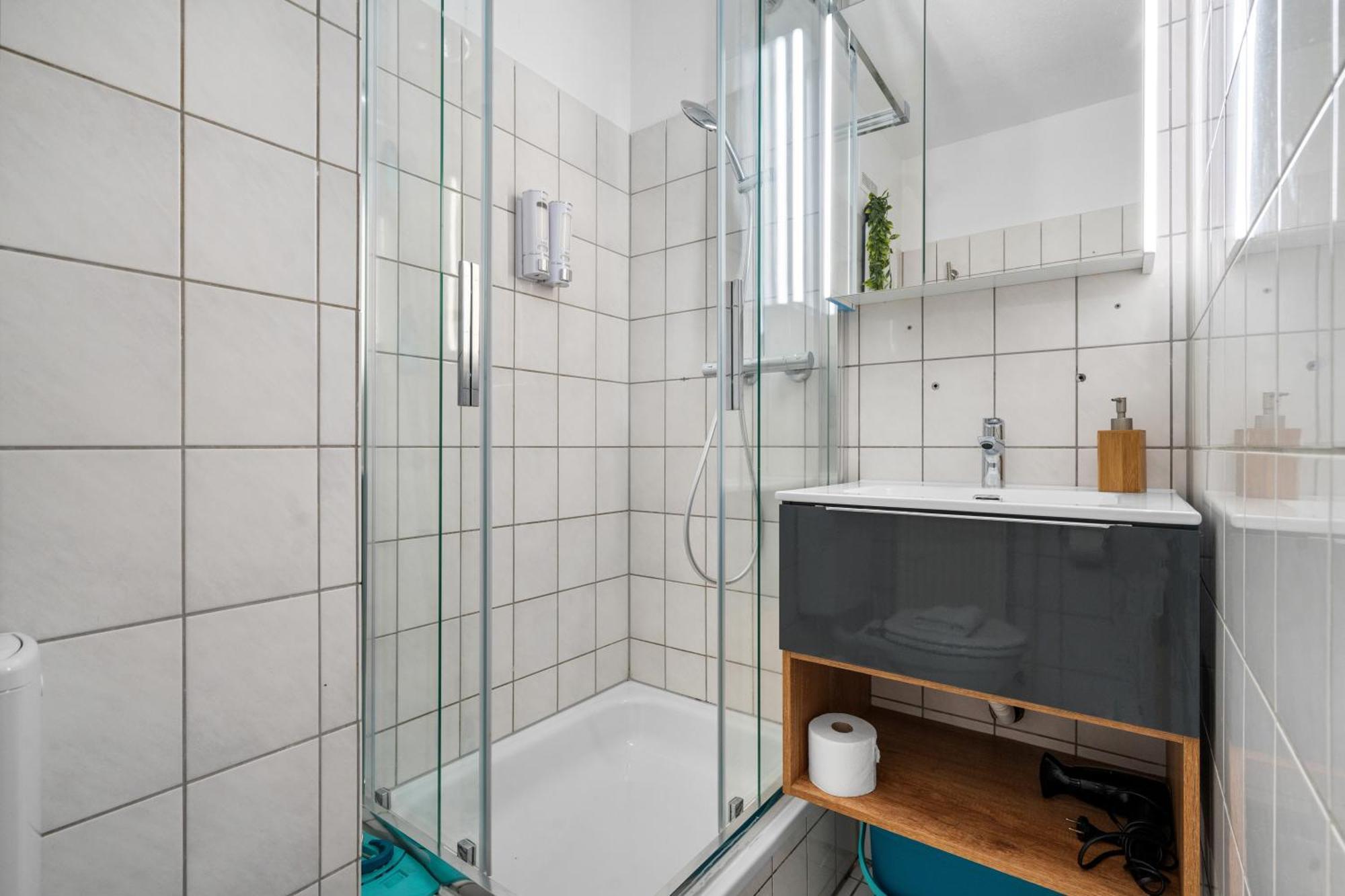 Messe, Monteure, Budget - Einfache Komfortable 2 Personen Apartment
